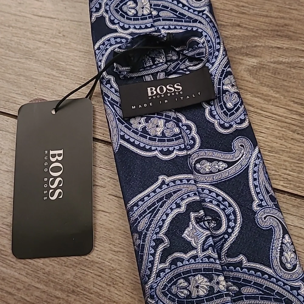 HUGO BOSS Italy Recent‎ Metallic Navy Silver Paisley Skinny Mens Silk Tie NEW